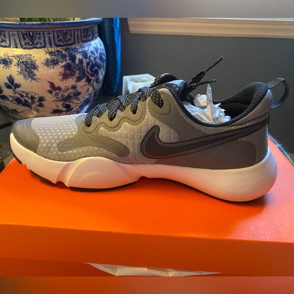 GREY NIKE UNISEX - BRAND NEWS - - Picture 6 of 6